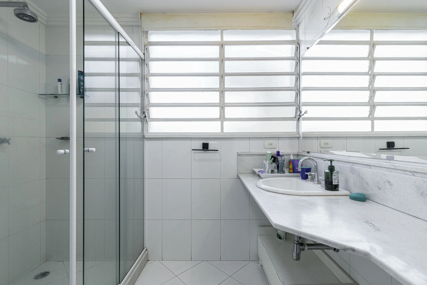 Casa com reforma contemporânea e lazer completo - Imagem 13