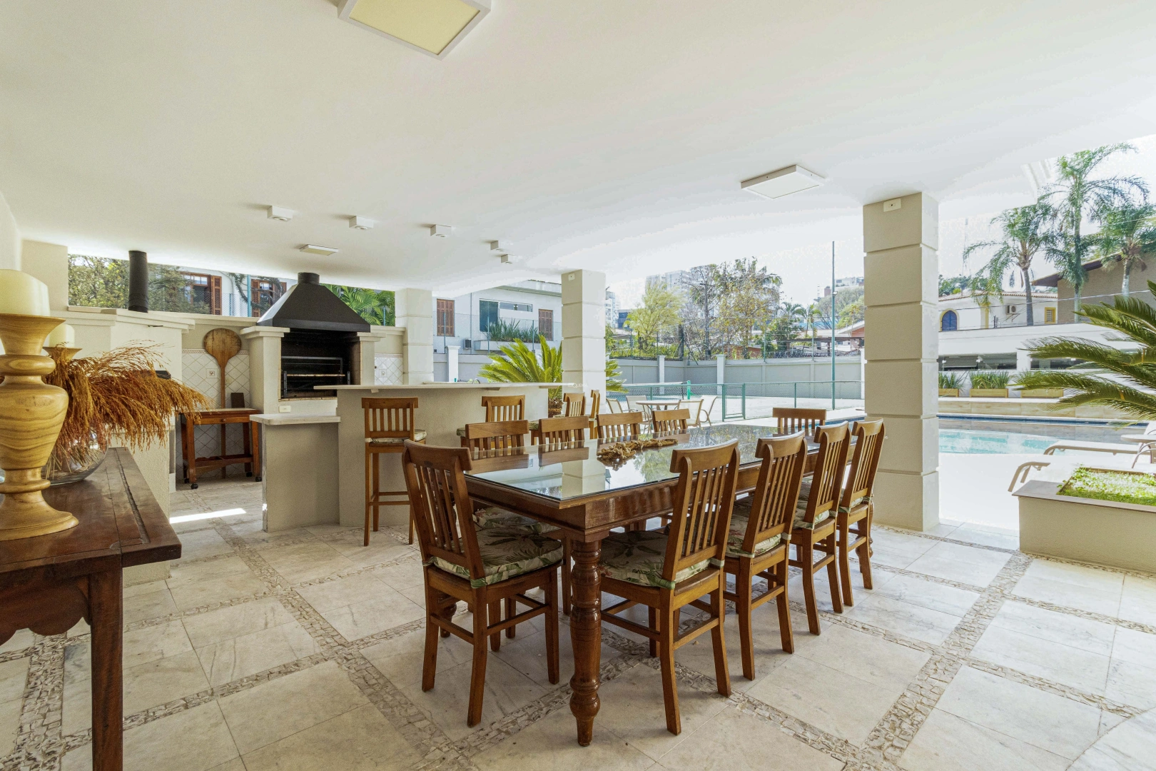 Casa com reforma contemporânea e lazer completo - Imagem 4
