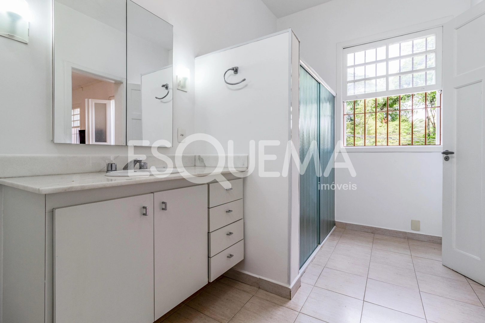 Casa em rua tranquila e com segurança reforçada - Imagem 15