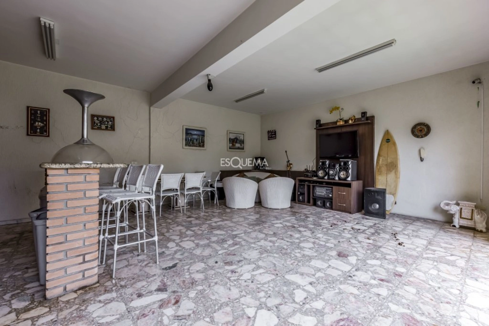 Casa térrea com amplo terraço - Imagem 14