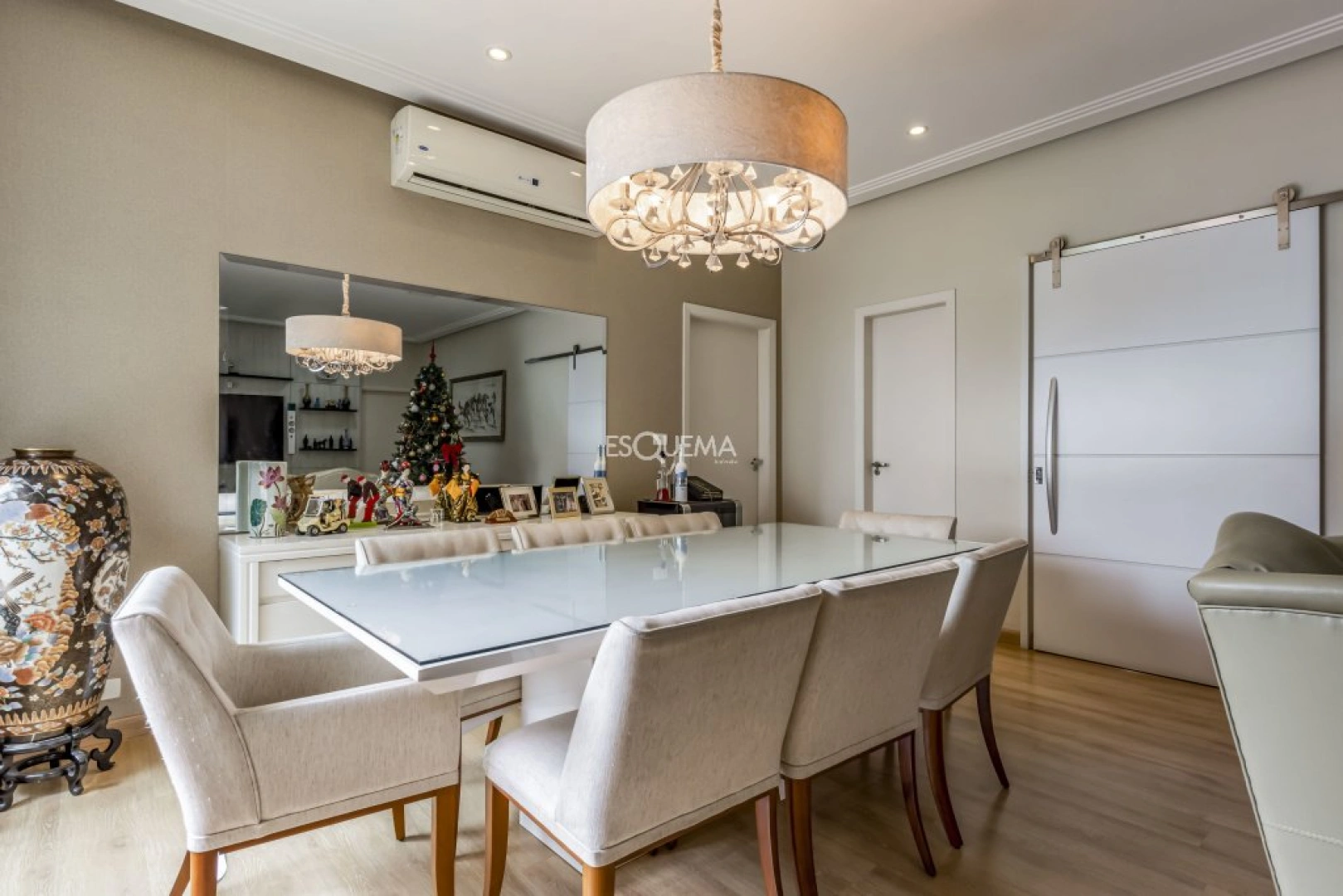 Casa térrea com amplo terraço - Imagem 4