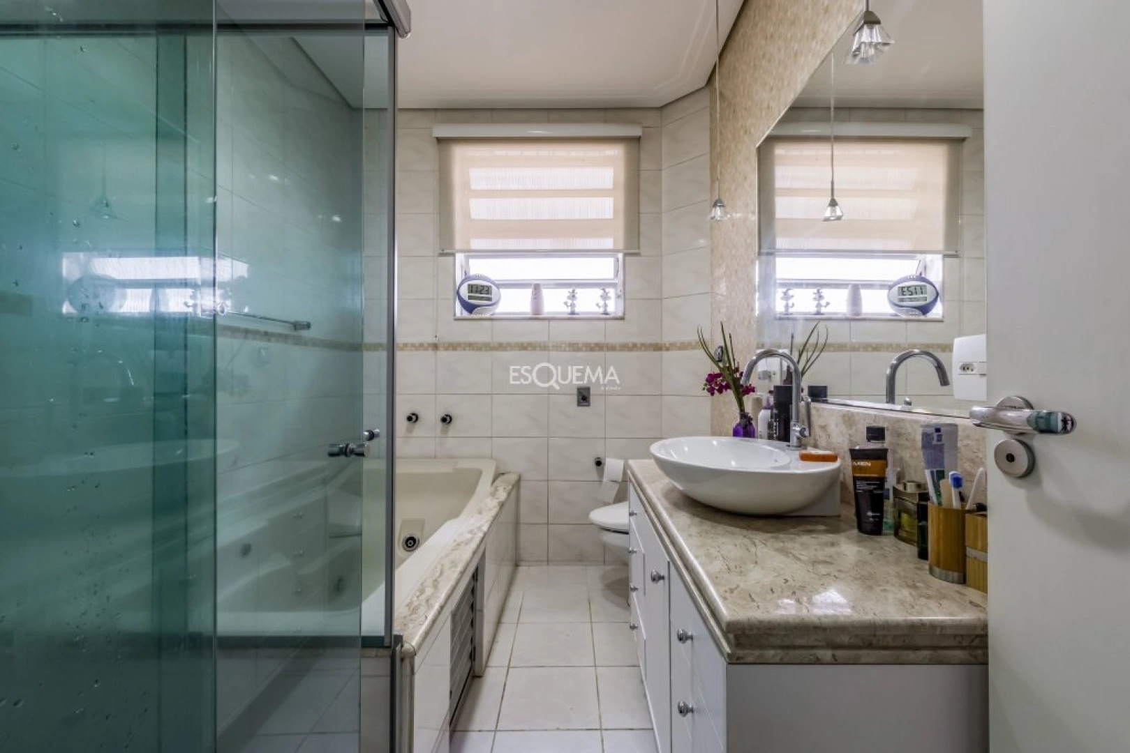 Casa térrea com amplo terraço - Imagem 8