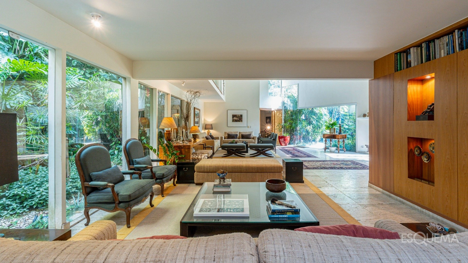Casa projetada em meio a agradável jardim - Imagem 7