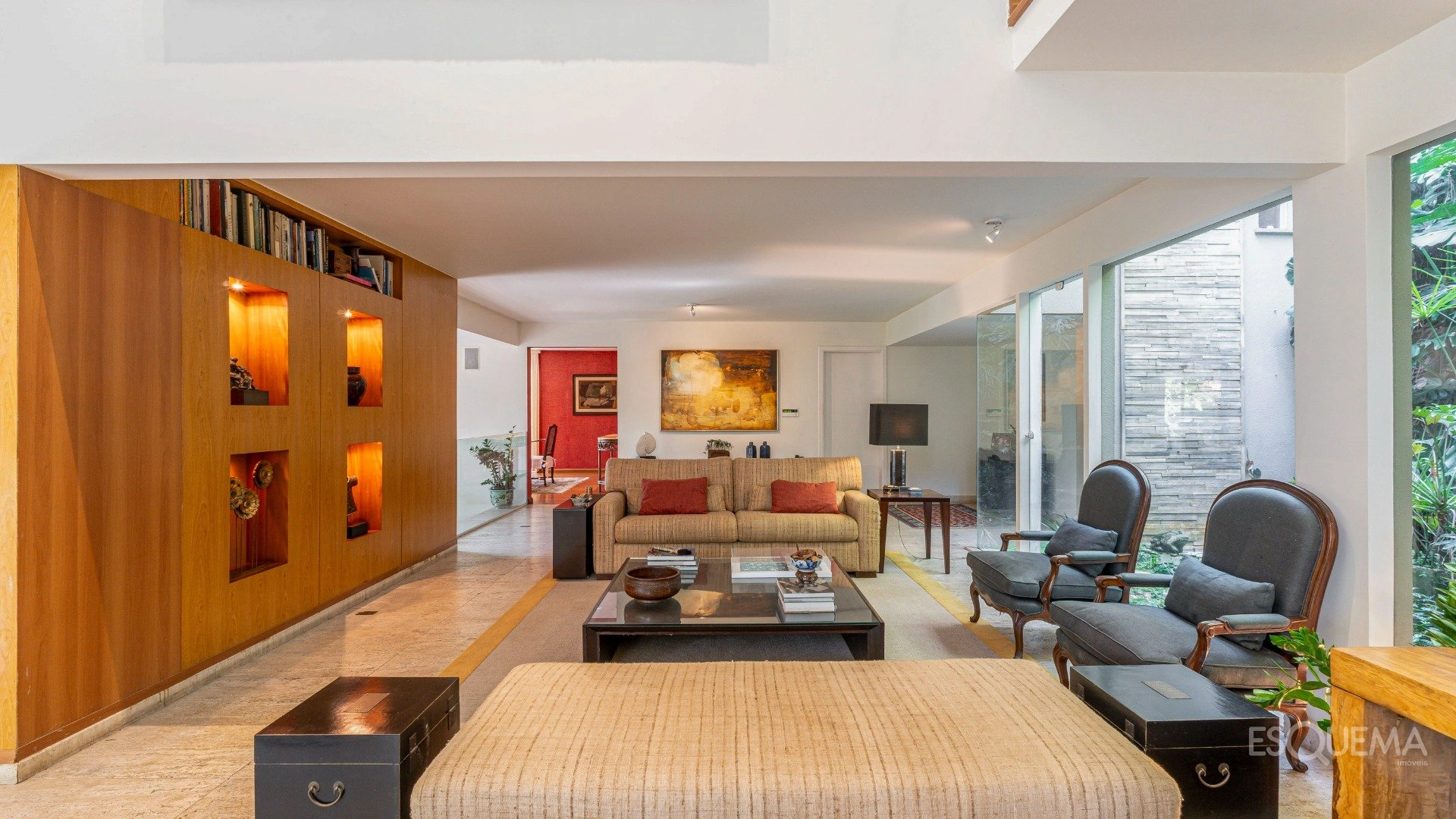 Casa projetada em meio a agradável jardim - Imagem 8