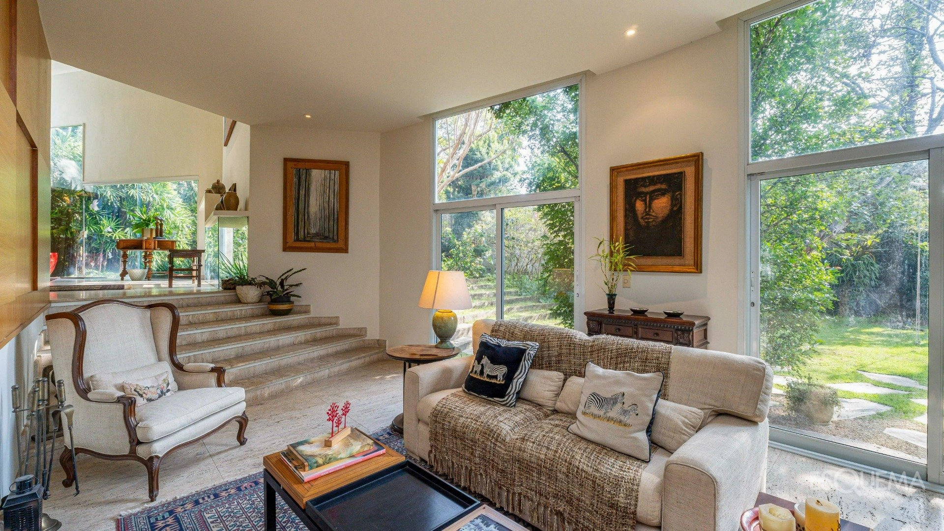 Casa projetada em meio a agradável jardim - Imagem 9