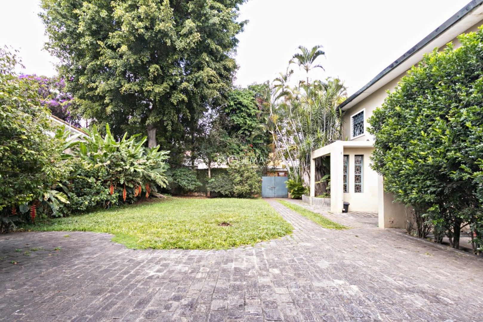 Casa em rua tranquila - Imagem 3