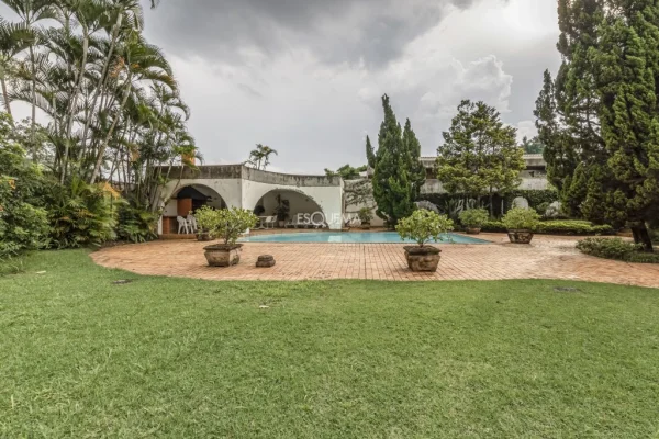 Casa em rua fechada