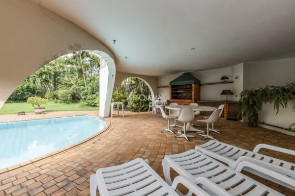 Casa em rua fechada