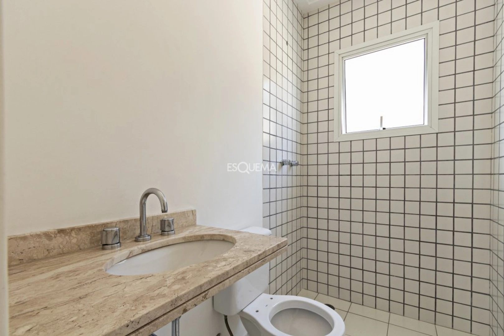Casa em rua tranquila em condomínio fechado - Imagem 11