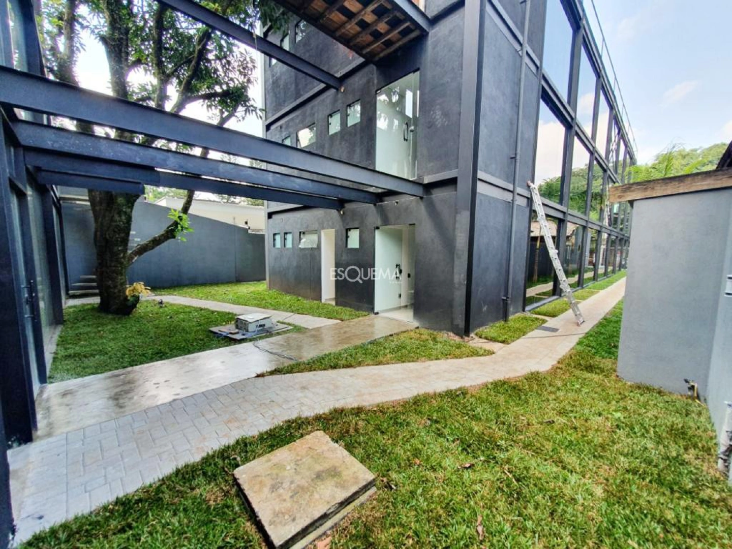 Prédio comercial com projeto moderno - Imagem 3