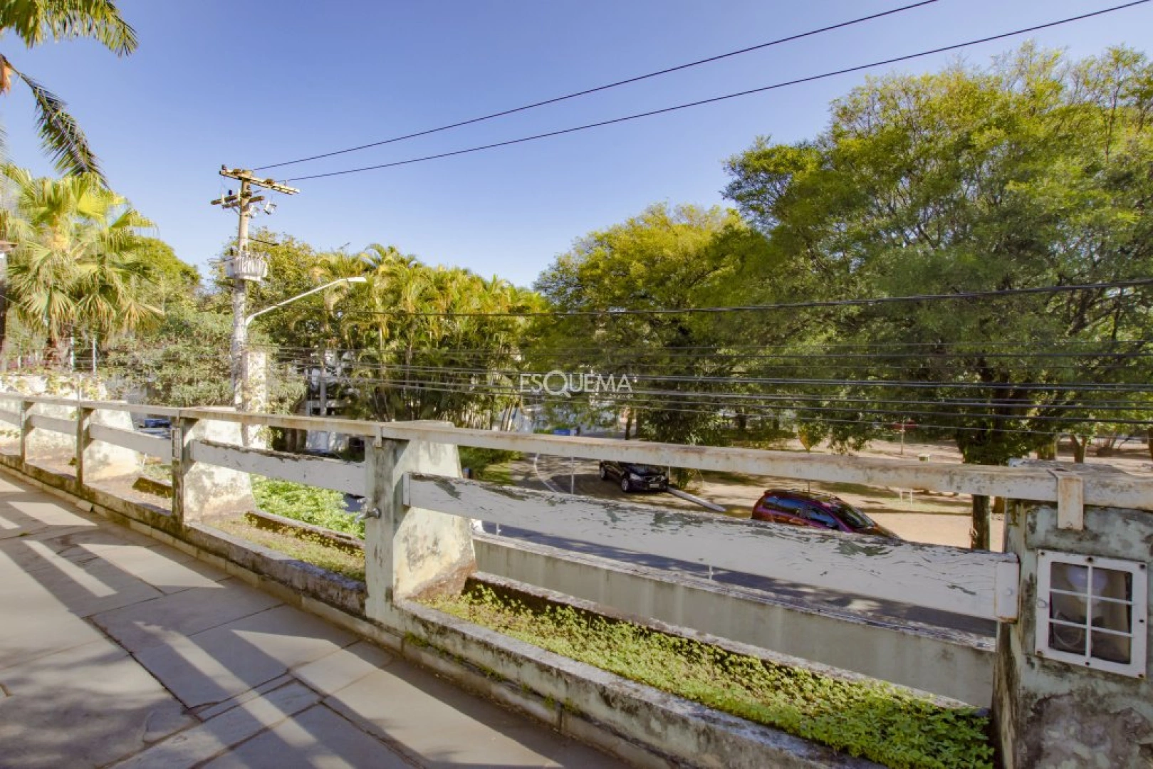 Casa em localização privilegiada com potencial para reforma - Imagem 12