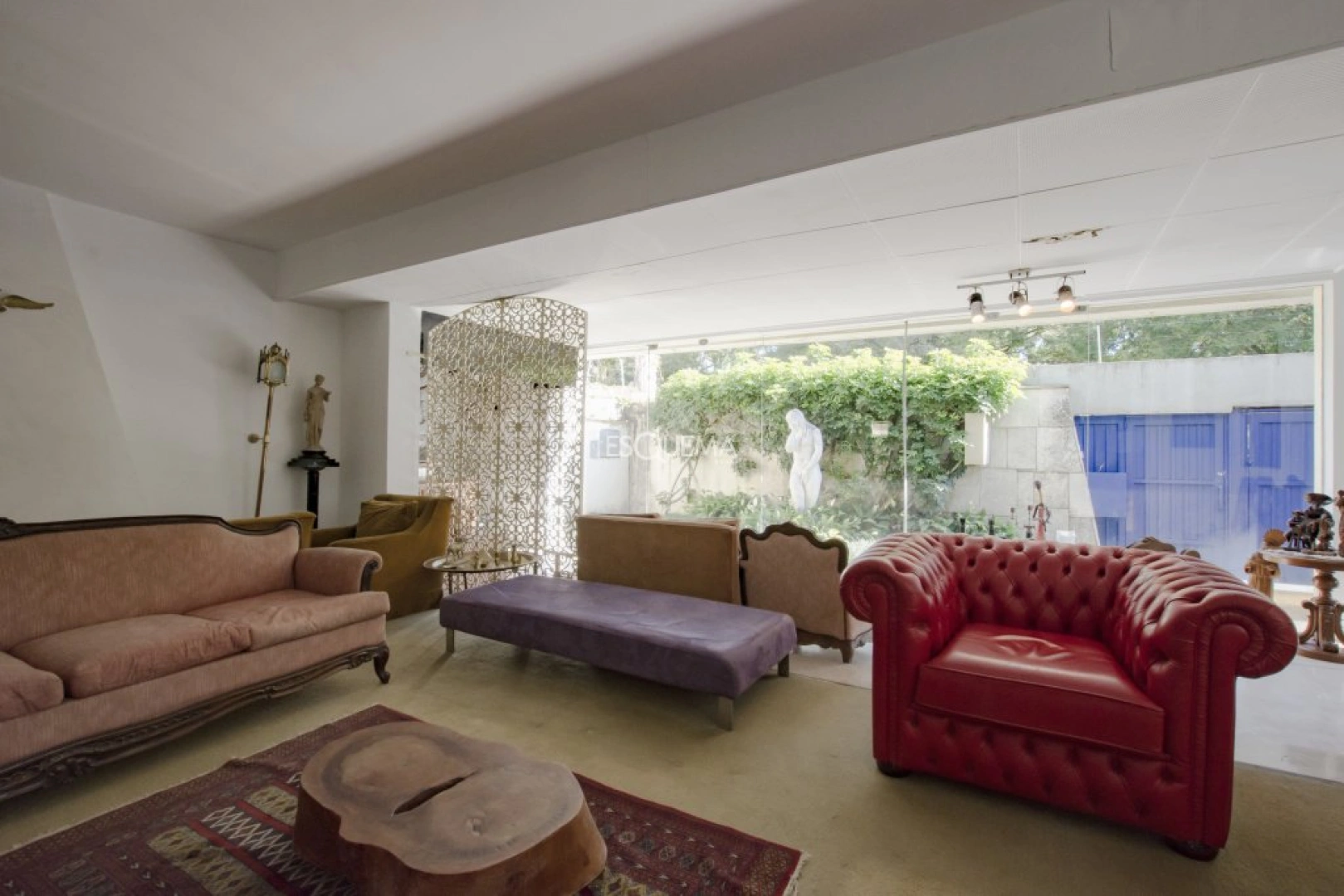 Casa em localização privilegiada com potencial para reforma - Imagem 1