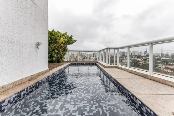 Cobertura duplex com piscina