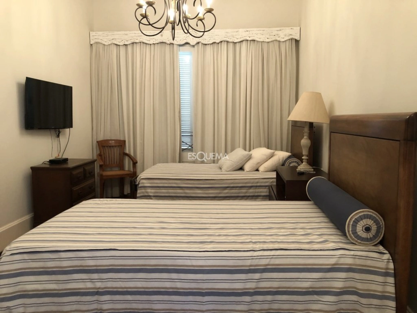 Estilo colonial em terreno bem aproveitado - Imagem 10