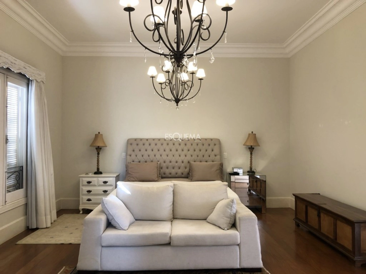 Estilo colonial em terreno bem aproveitado - Imagem 11