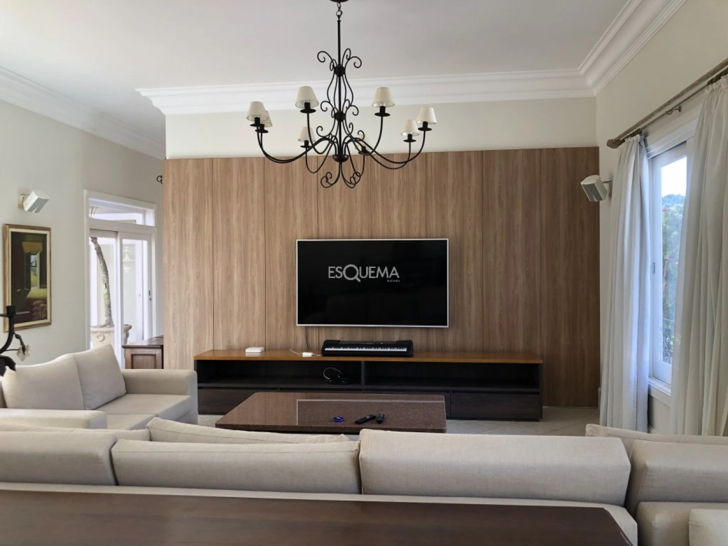 Estilo colonial em terreno bem aproveitado - Imagem 6