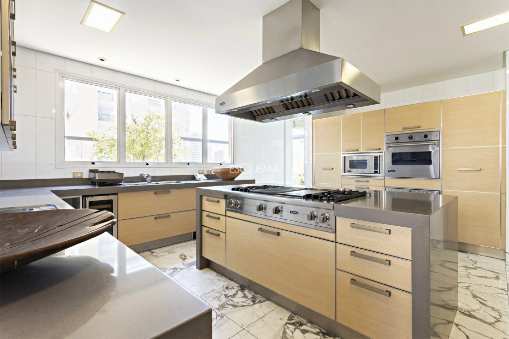 Duplex com área externa e vista 360° - Imagem 8