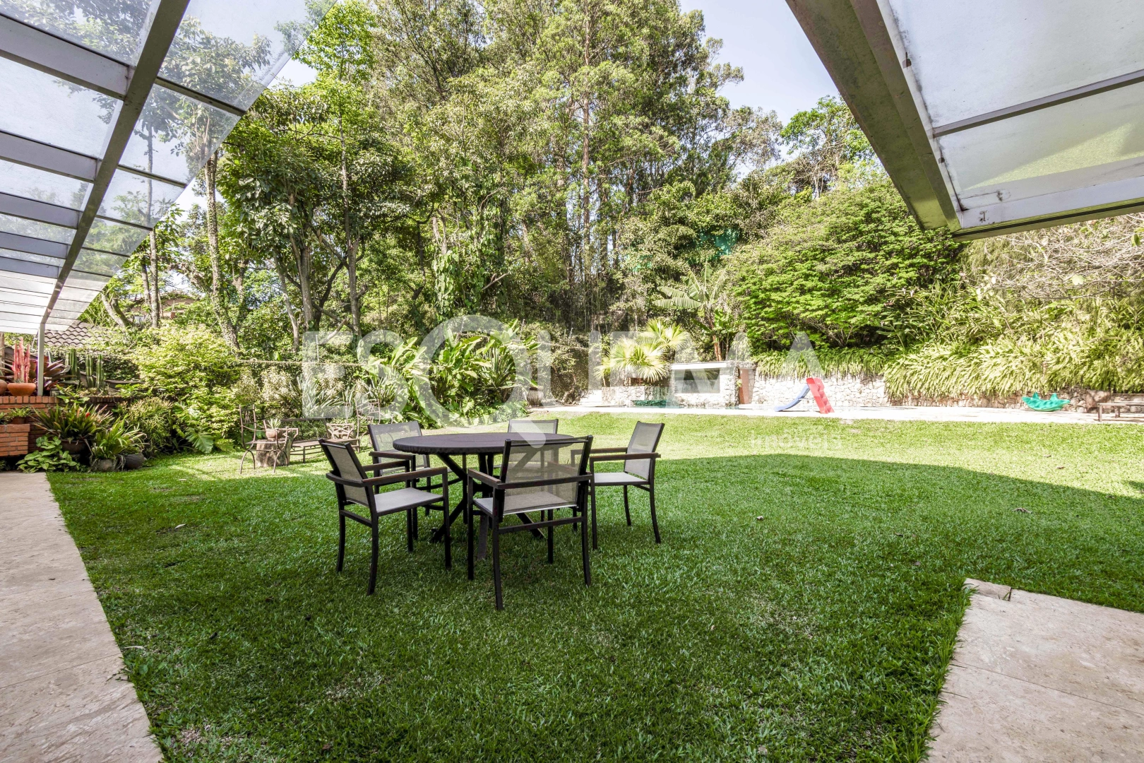 Casa de condomínio em rua arborizada no Morumbi - Imagem 5