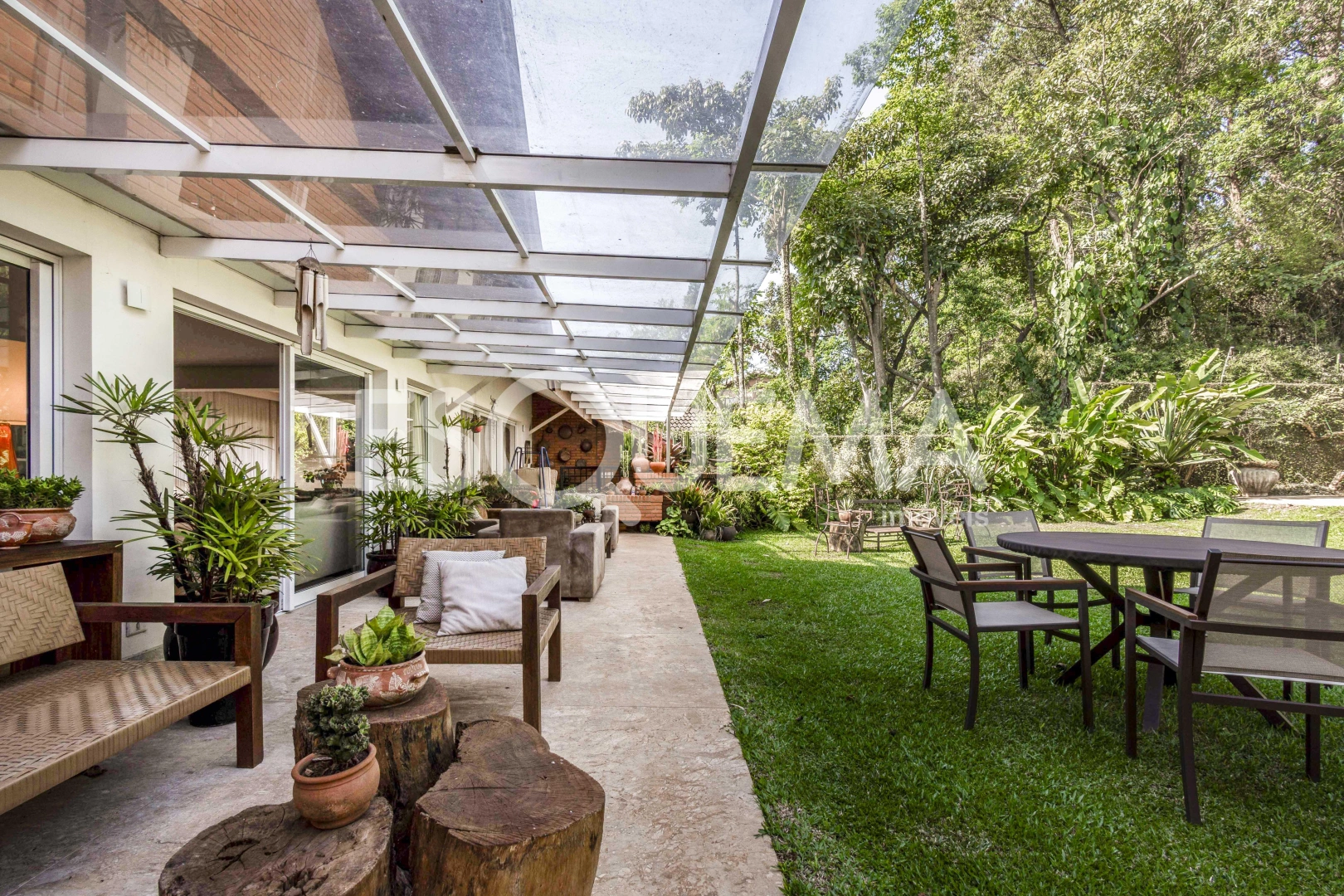 Casa de condomínio em rua arborizada no Morumbi - Imagem 6