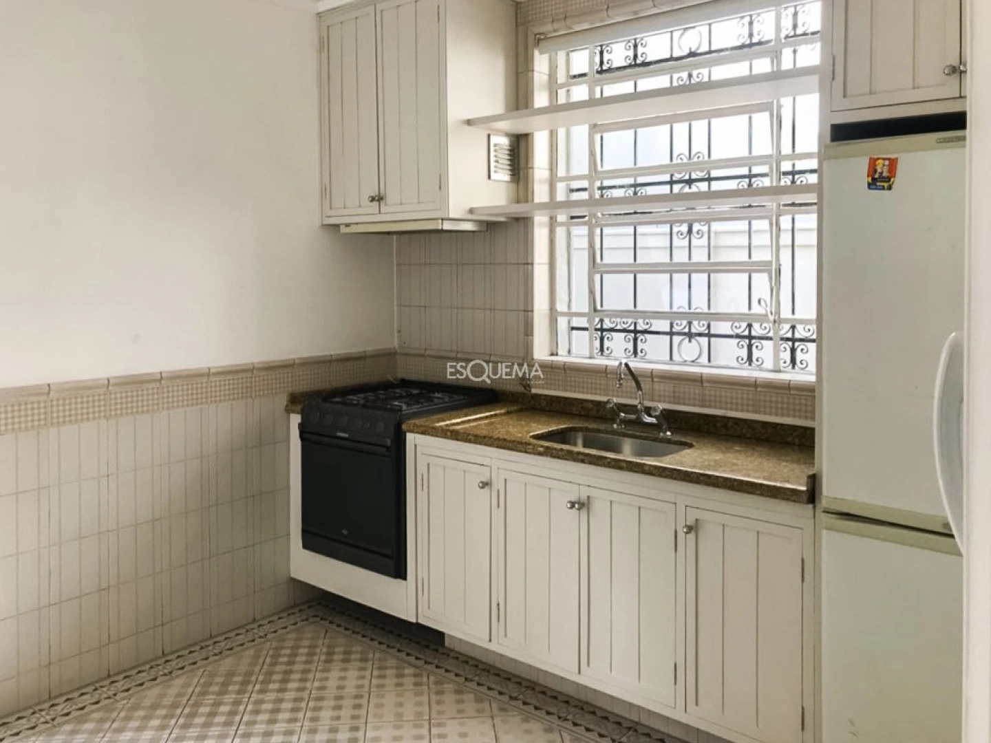 Casa comercial reformada em ótima localização - Imagem 10
