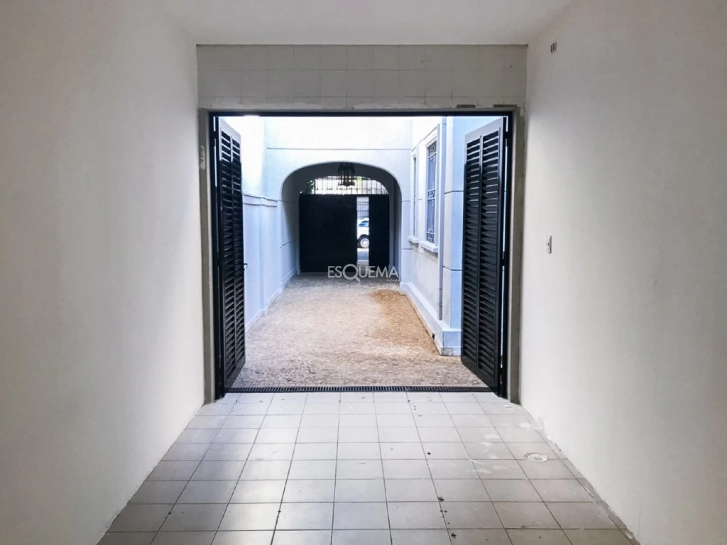 Casa comercial reformada em ótima localização - Imagem 14