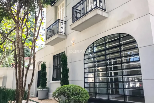 Casa comercial reformada em ótima localização