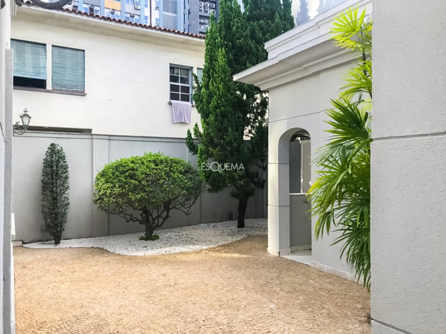 Casa comercial reformada em ótima localização - Imagem 4