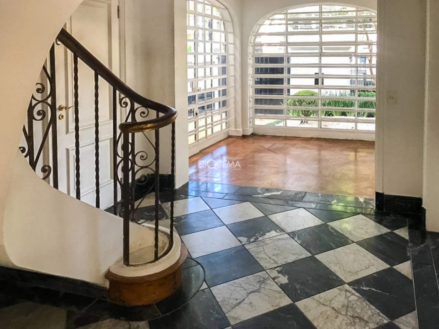 Casa comercial reformada em ótima localização - Imagem 6