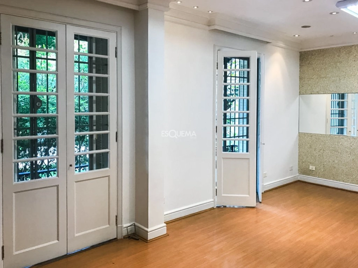 Casa comercial reformada em ótima localização - Imagem 8