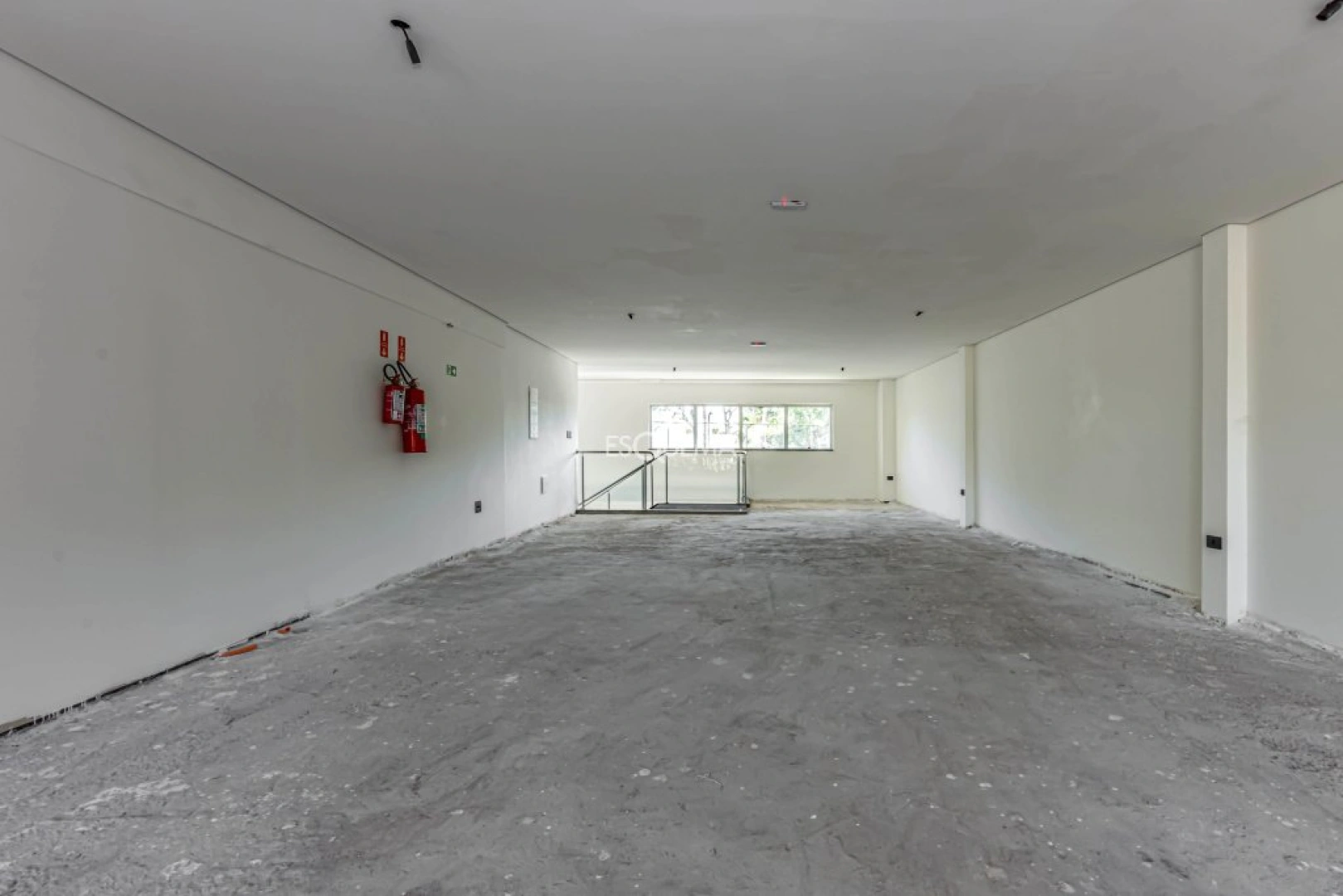 Prédio comercial novo - Imagem 15