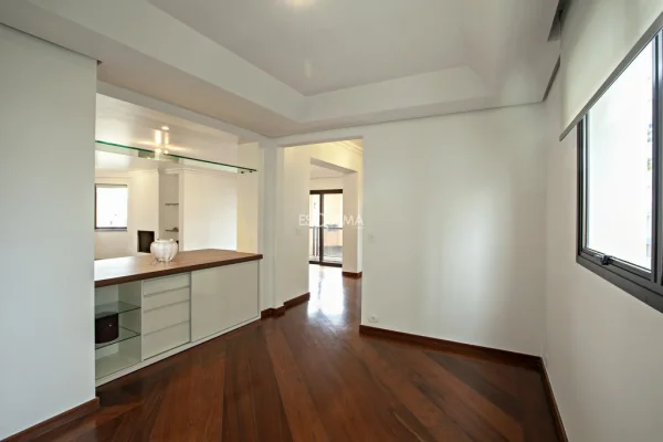 Apartamento reformado no Itaim Bibi