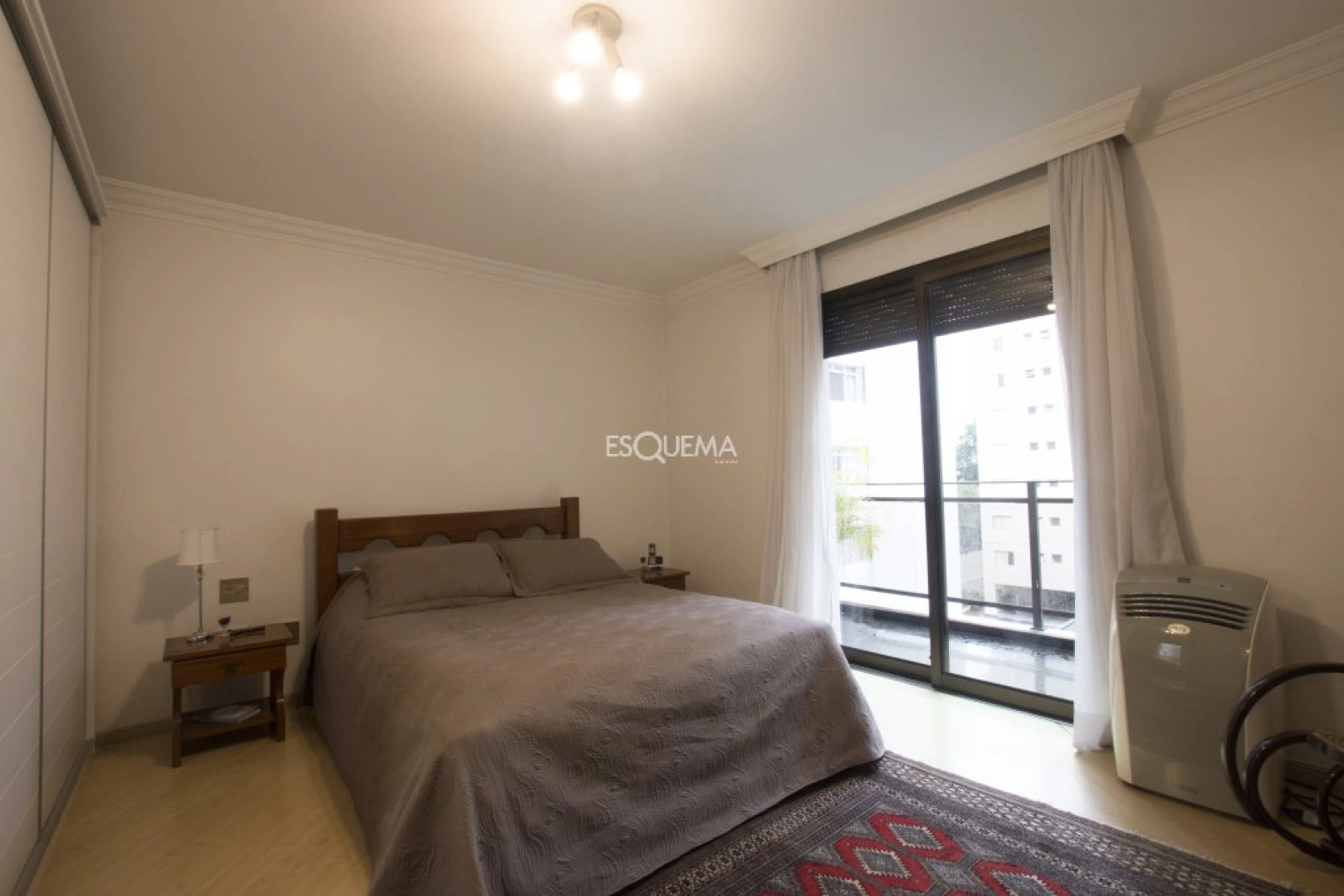Amplo duplex em prédio cobiçado - Imagem 10