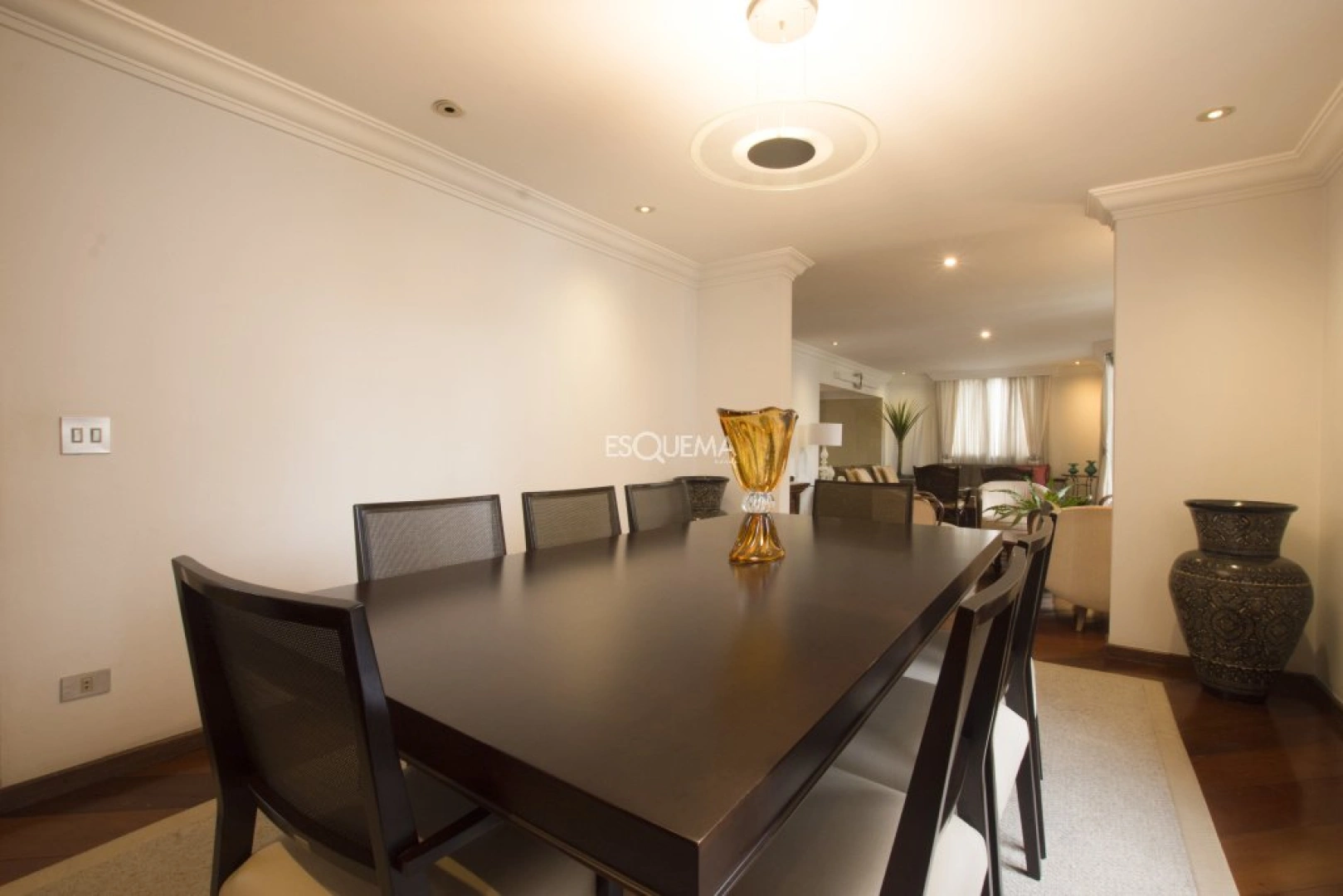 Amplo duplex em prédio cobiçado - Imagem 4