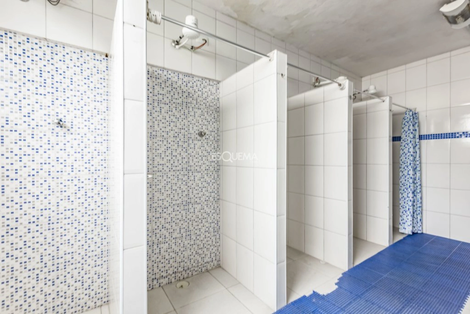 Prédio comercial com três pavimentos - Imagem 13