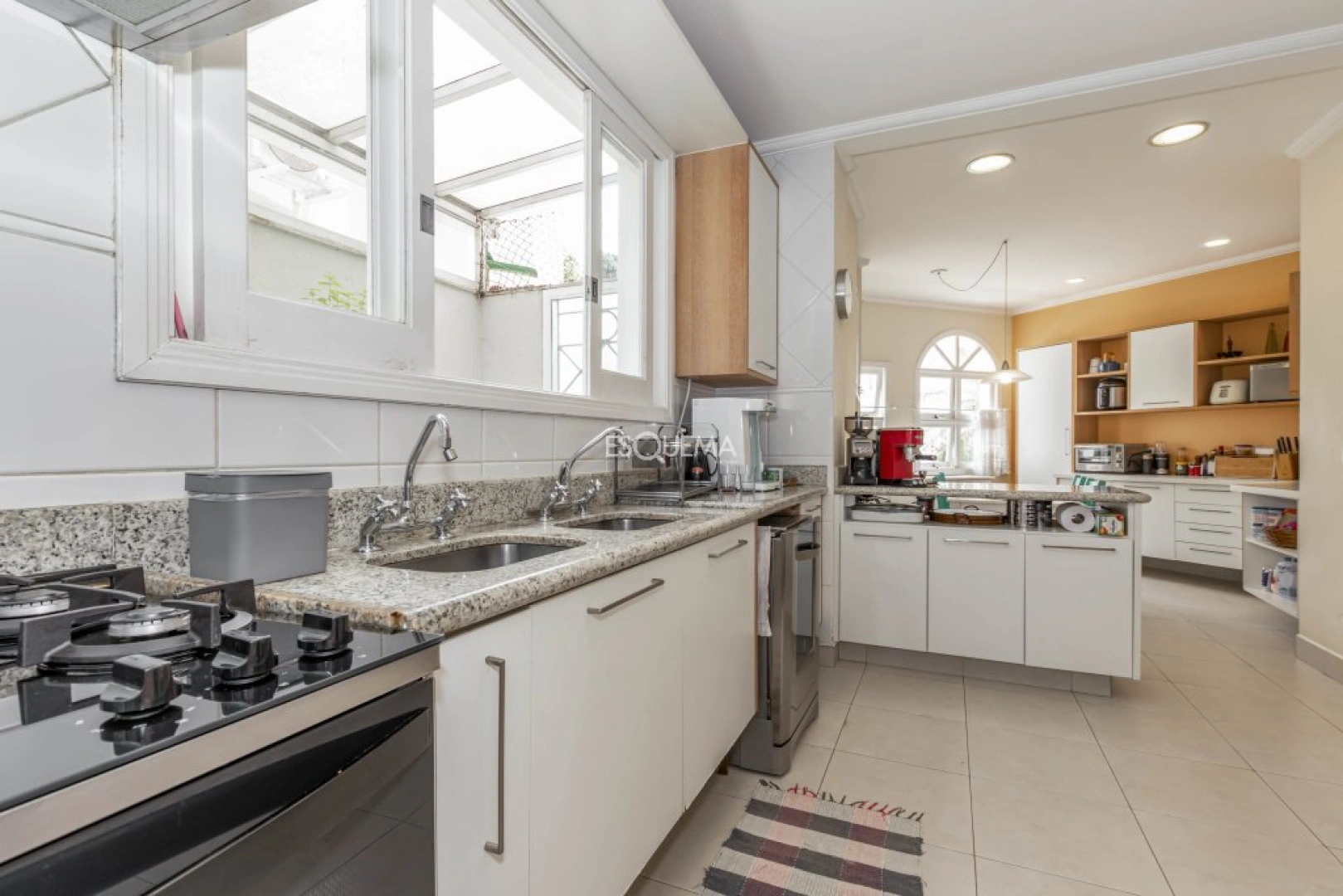 Casa em condomínio com jardim - Imagem 5