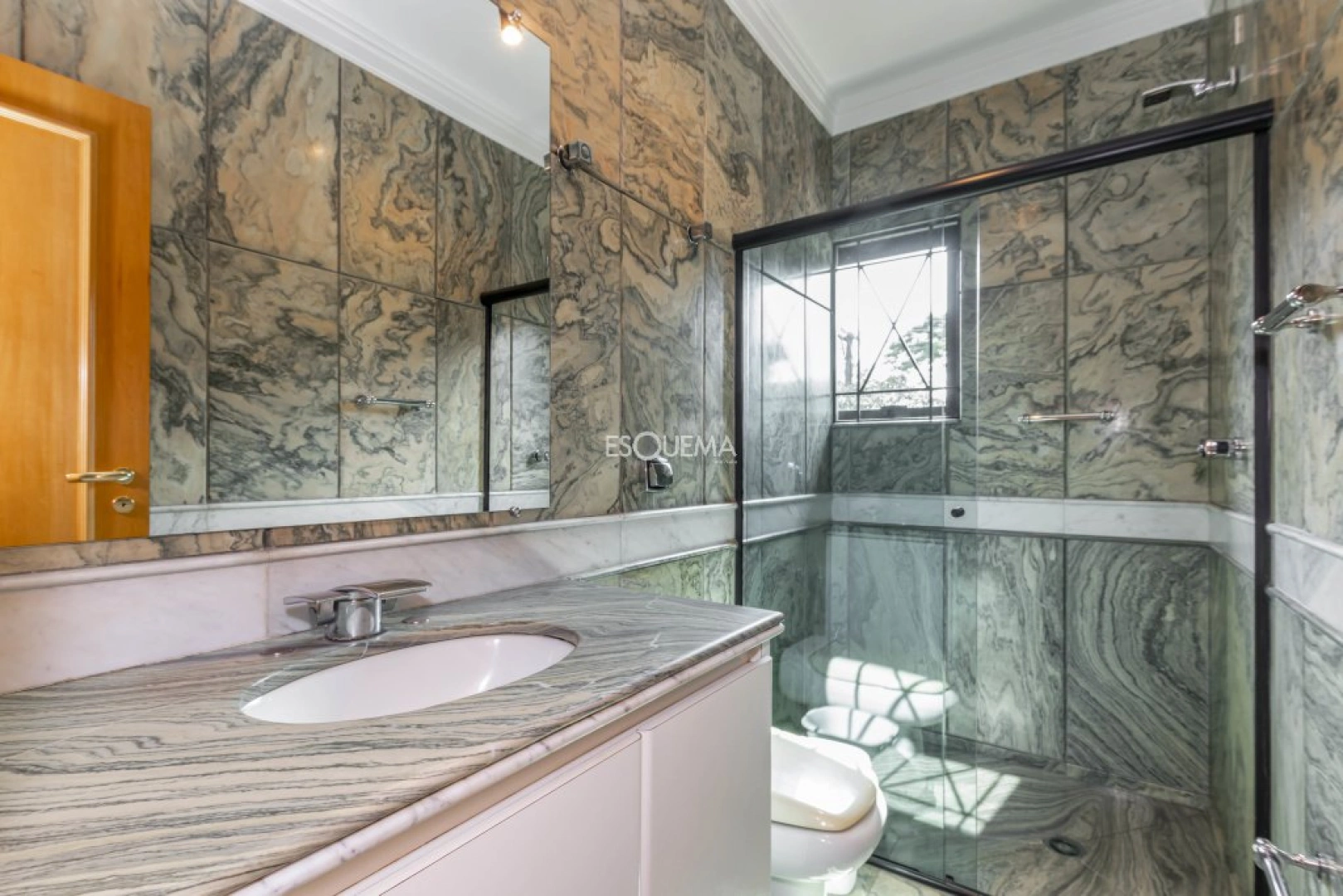 Casa nova com excelente localização - Imagem 10