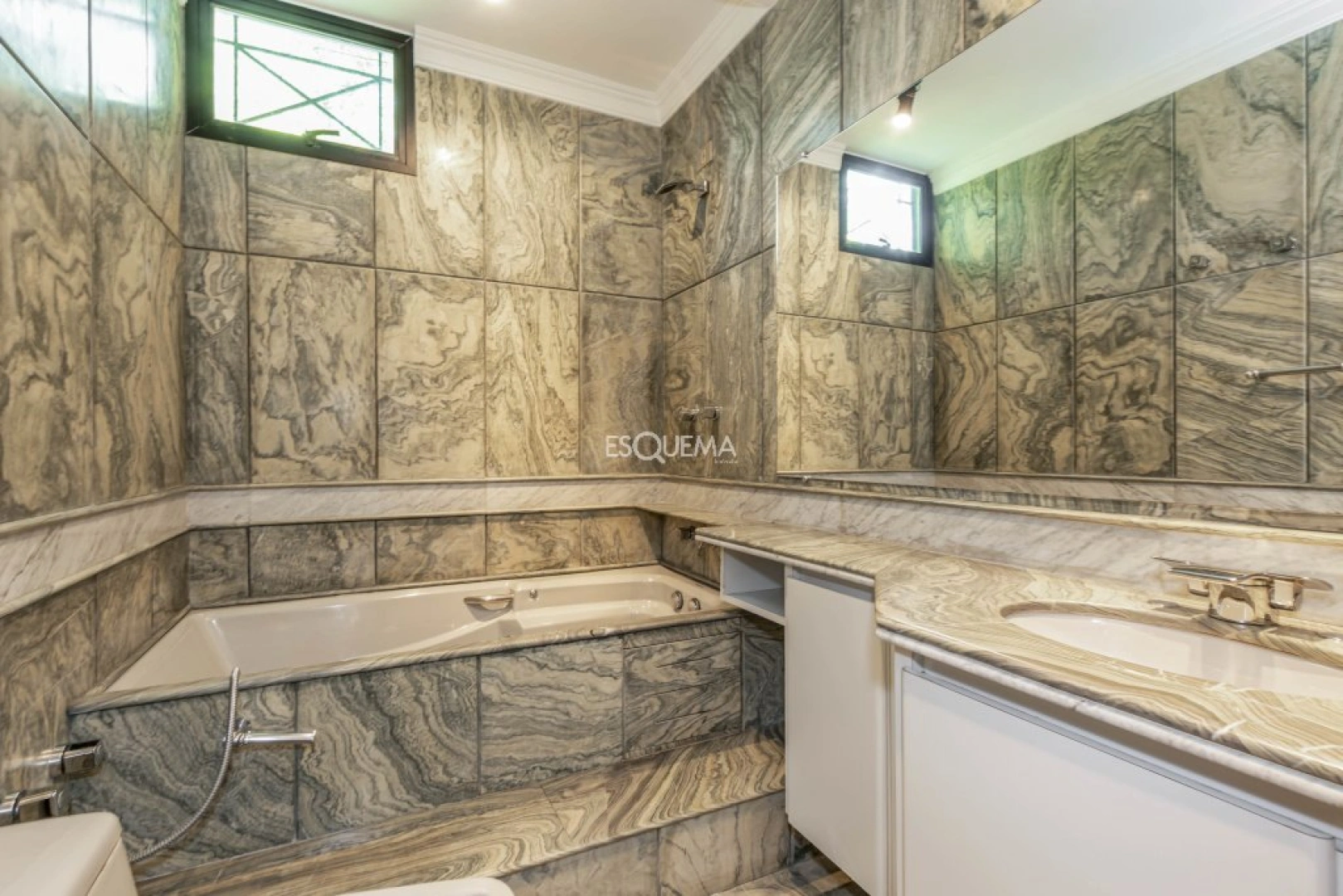Casa nova com excelente localização - Imagem 12