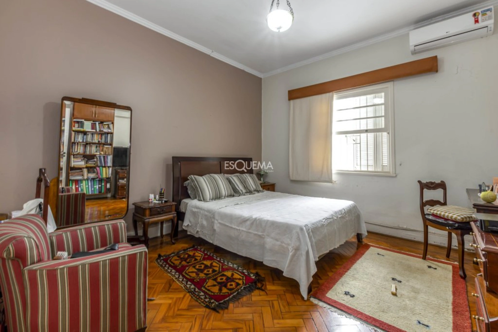 Casa bem localizada para reforma - Imagem 10