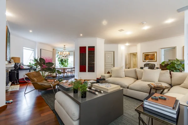 Apartamento reformado com vista para o Parque do Povo