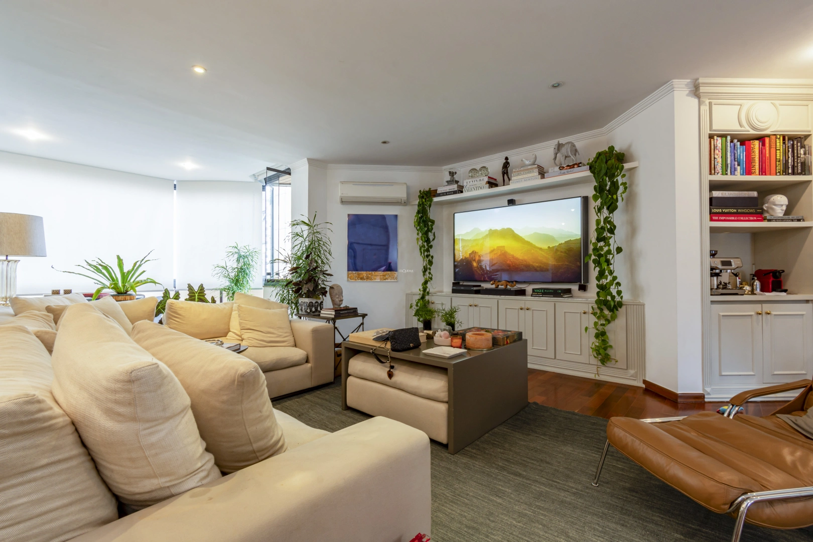 Apartamento reformado com vista para o Parque do Povo - Imagem 2