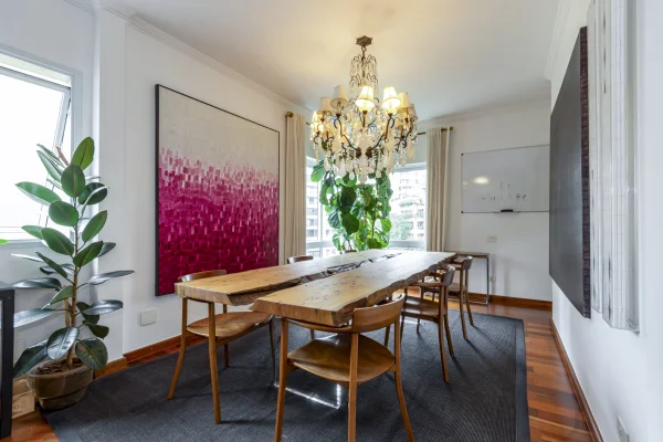 Apartamento reformado com vista para o Parque do Povo