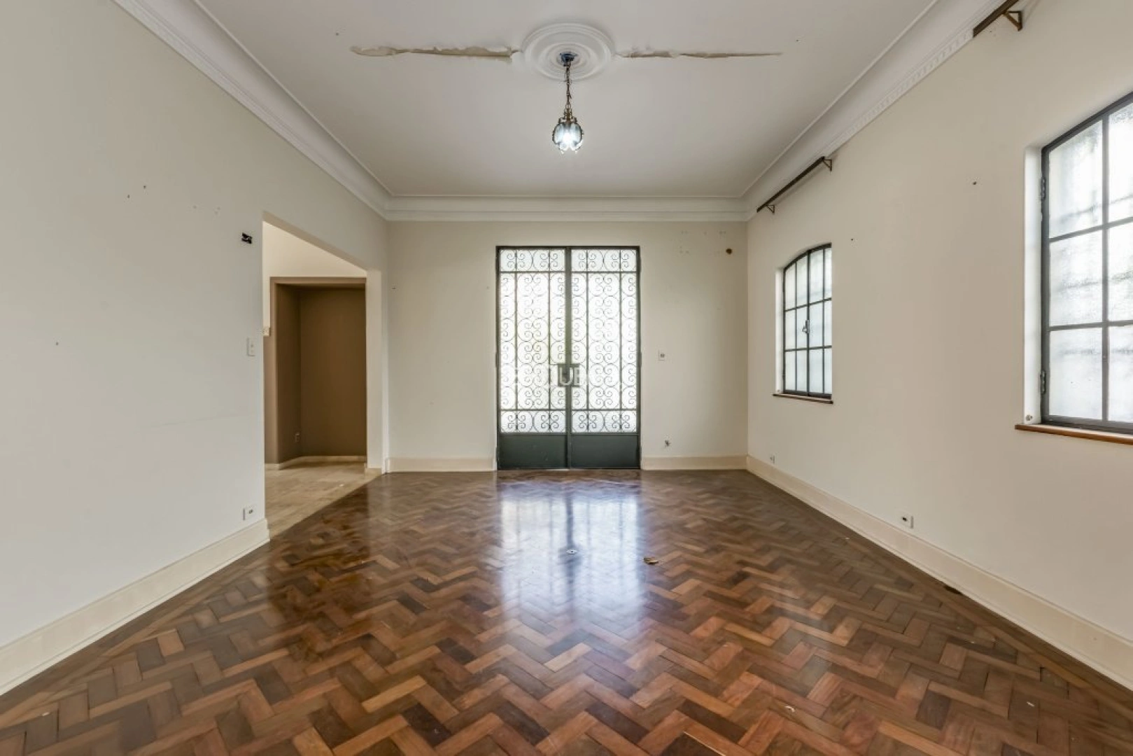 Casa em rua tranquila e arborizada - Imagem 11