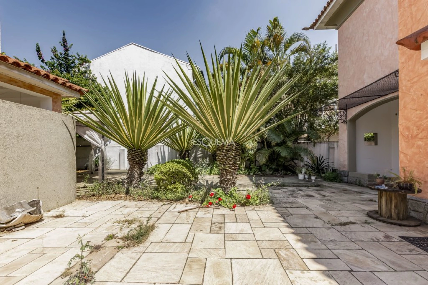 Casa em rua tranquila e arborizada - Imagem 4