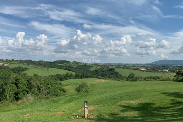 Terreno próximo ao campo de golfe