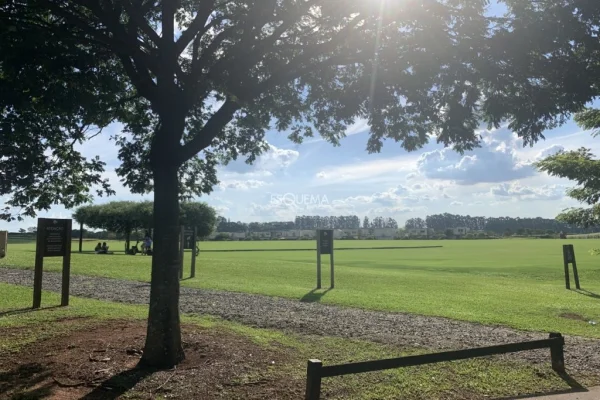 Terreno próximo ao campo de golfe